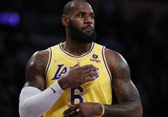 博鱼电竞官网-湖人谨慎对待詹姆斯伤情 塔克复出在即为球队解渴